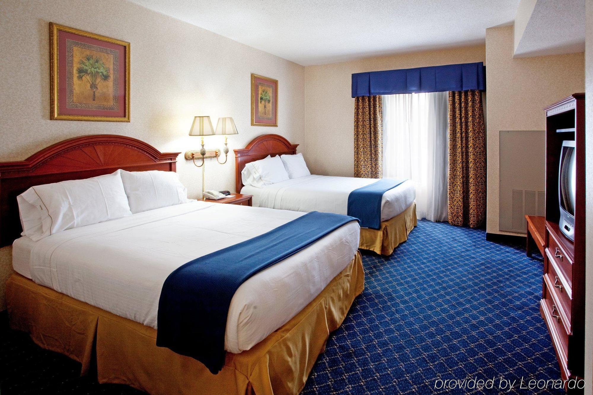 Holiday Inn Express & Suites Orangeburg By Ihg Bagian luar foto