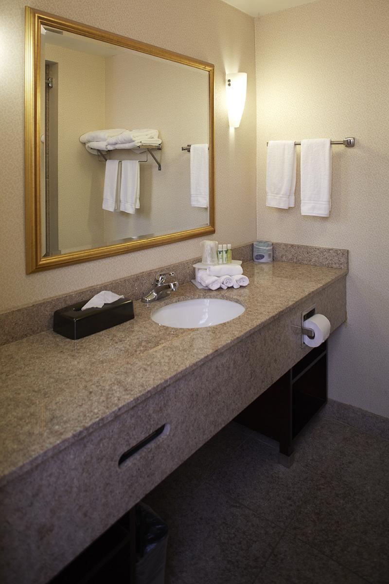 Holiday Inn Express & Suites Orangeburg By Ihg Bagian luar foto